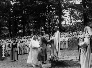Picture of The Queen's inititiation into The Druids