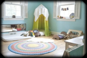 Montessori bedroom design featuring the floor bed – mobile toddlers ...