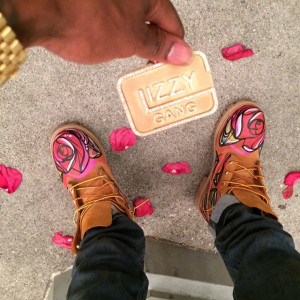 shy-glizzy-glizzy-gang-chain-timbs.jpg