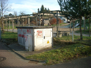 adj (-ier, -iest) (infml derog)