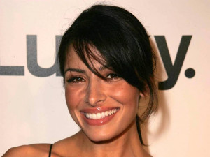 Download Sarah Shahi Wallpaper