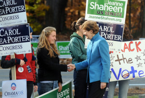 Jeanne Shaheen Votes Hometown Election Day uhP8tIA2Iixx jpg