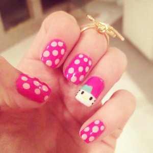 NOTD: Hello Kitty Nails!! ♥♥