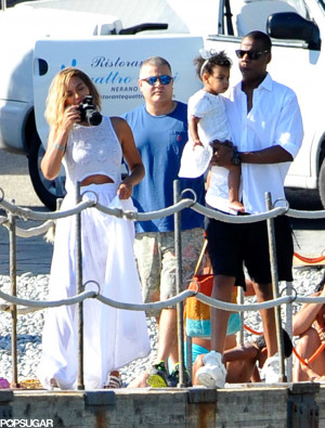 Beyoncé-Jay-Z-boarded-yacht-daughter-Blue-Carter.jpg