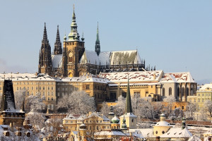 ... -Prague-Castle-above-the-River-Vltava-in-the-Czech-Republic.jpg