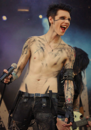 andy biersack short hair