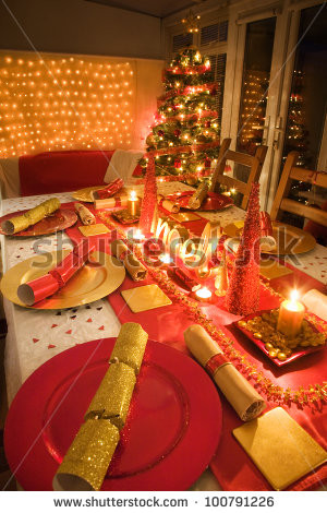 christmas table red and gold