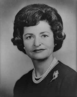 Description Lady Bird Johnson, bw photo ca1962.jpg