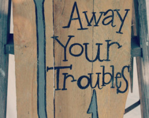 Cute handpainted hook and fishing quote on an upcycled pallet