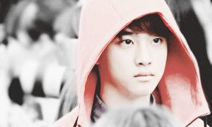 kyungsoo in red hoodie is so unacceptable ;AAAAAA;