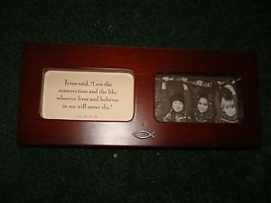 ... about Beautiful Wood Photo Frame Jesus Quote from Bible John 11: 25-26