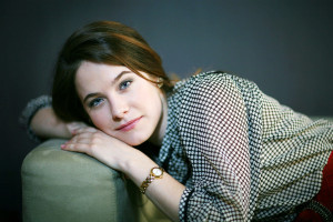 Caroline Dhavernas Wallpaper Images Pictures Photos HD Wallpapers