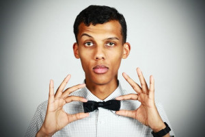 Photo de Stromae ivre à Bruxelles : Formidable buzz pour la promotion ...