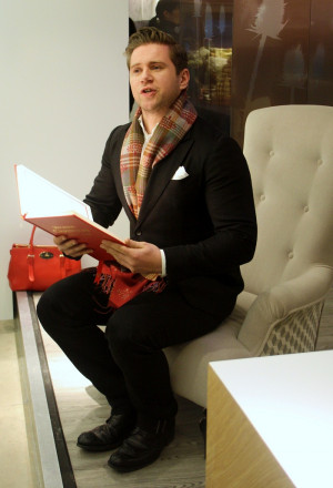 Allen Leech Extra