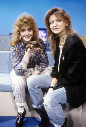 1988 : Caron Keating and Yvette Fielding with George the Tortoise