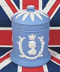 queen elizabeth box cylinder lidded blu more boxes cylinder elizabeth ...