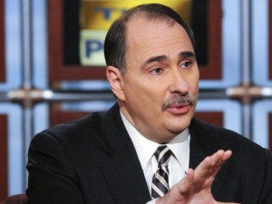 David Axelrod speaks at an event.