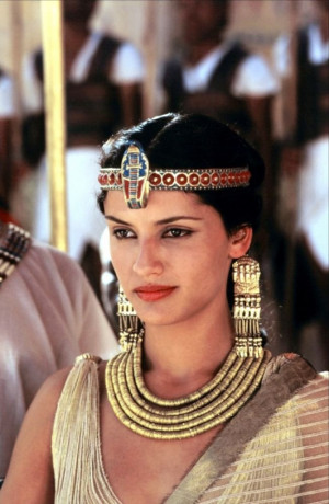 leonor varela cleopatra