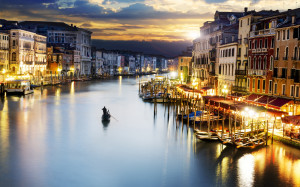 Venice City Italy Sunset Lighting | 2560 x 1600 | Download | Close