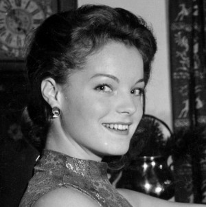 Rihanna photos by way2enjoy.com Rihanna Latest News, Photos, Biography ...