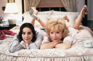 Still of Shirley MacLaine and Debra Winger in Terms of Endearment