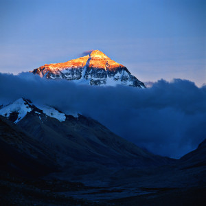 Keterangan Mount Everest (topgold).jpg