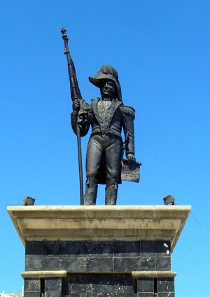 Description Jean-Jacques Dessalines statue.jpg