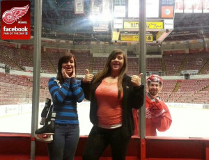 Darren Helm photobombHey Hockeytown, Red Wingshockey
