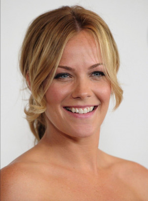 Andrea Anders Hairstyle Makeup Dresses Shoes and Perfume