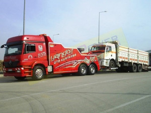 Heavy_duty_Wrecker_Tow_Truck.jpg