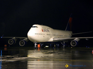 delta air lines boeing 747 400 jpg