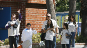 Modern Family Cameron, Manny, Haley, Jay, Gloria & Alex