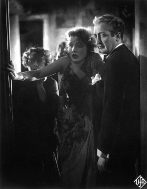 Still of Marlene Dietrich, Hans Albers and Rosa Valetti in The Blue ...