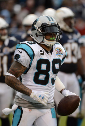 Carolina Panthers Steve Smith 89 Is Helped Off The Field After