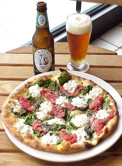 Food and Drink Pairings-pizza_beer.jpg