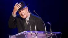 Leonard Cohen acknowledges the audience after receiving the Glenn ...