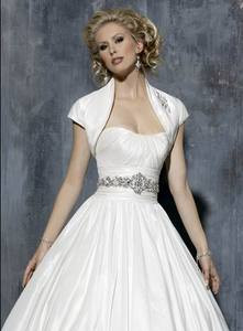 2013 High end Ball Gown Strapless Tiered Bowknot Satin Cathedral Train ...