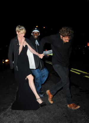 download this Hands With Artist Dustin Yellin Lainey Gossip ...