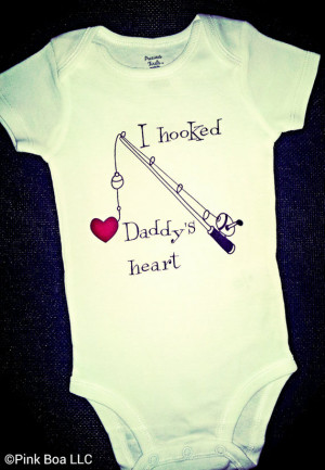 HOOKED DADDYS HEART Funny T Shirt, Funny Baby Clothes, Fishing gift ...
