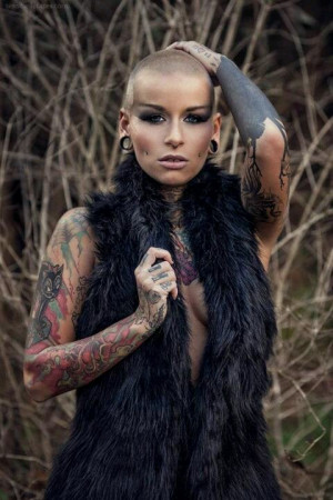 ... Bald Girls, Shorts Hair, Bald Women, Bald Bold Beautiful, Piercing