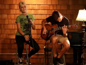... large 21260215 EXCLUSIVE: Tonight Alive Breaking And Entering Acoustic