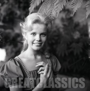 Marta Kristen Lost in Space