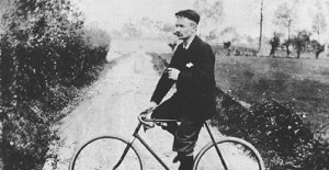 Stijn Streuvels op de fiets jpg