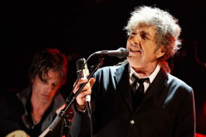 Bob Dylan Racism Charge: Legendary Musician Wanted In France Over 2012 ...