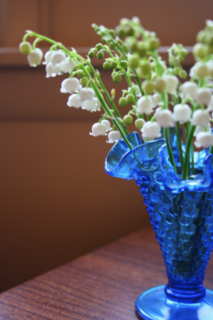 Lilac Beauty Black Vase