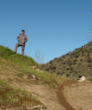 Securitas guard and his dog protecting engravings in the Côa Valley ...