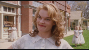 Missi-Pyle-as-Mildred-in-Big-Fish-missi-pyle-19948710-1360-768.jpg