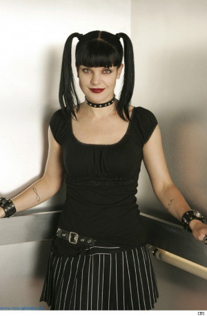 Abby Sciuto (Pauley Perrette), my television Goth girlfriend. :)