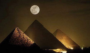 ... Egyptian Civil, Egypt By Night, Romans Egypt, Full Moon, Egyptian God