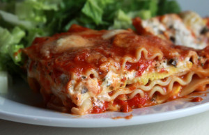 Delicious layers of pasta with our tasty tomato meat sauce, mozzarella ...